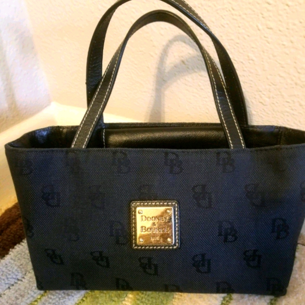 Dooney&bourke purse